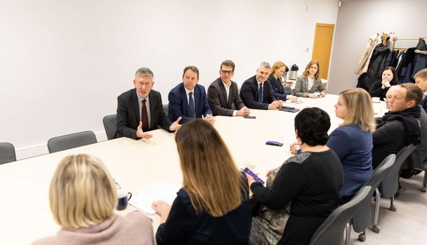 Saeimas Juridiskā komisija tiekas ar VPD pārstāvjiem