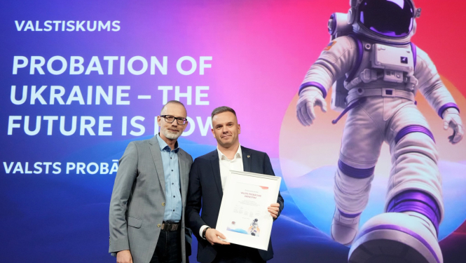 Imants Mozers un žurijas pārstāvis Ivars Svilāns