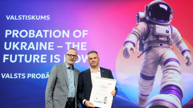 Imants Mozers un žurijas pārstāvis Ivars Svilāns