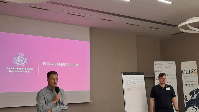 Jānis Zārdiņš un Elvis Dibaņins CEP konferencē Bratislavā