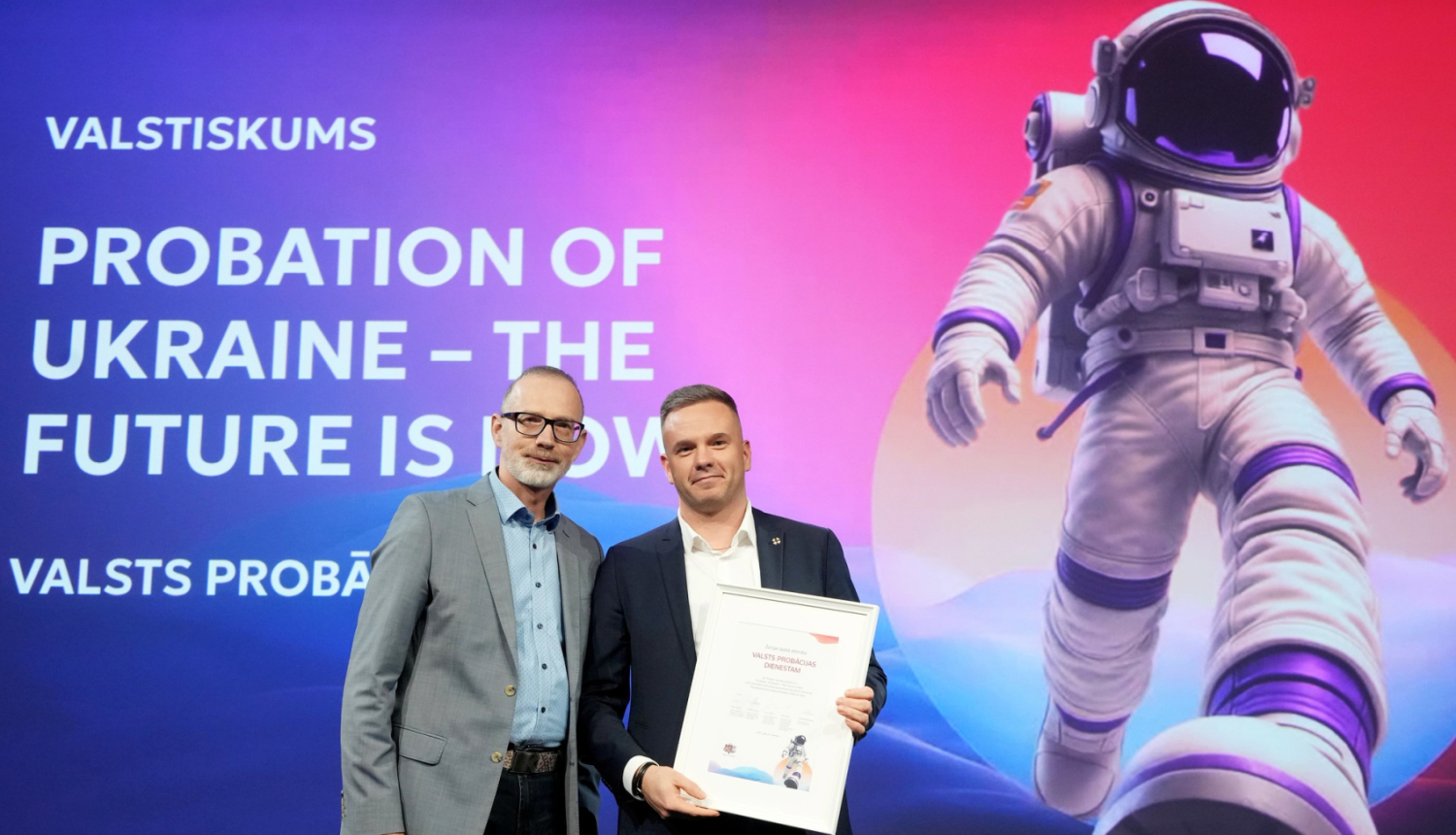 Imants Mozers un žurijas pārstāvis Ivars Svilāns