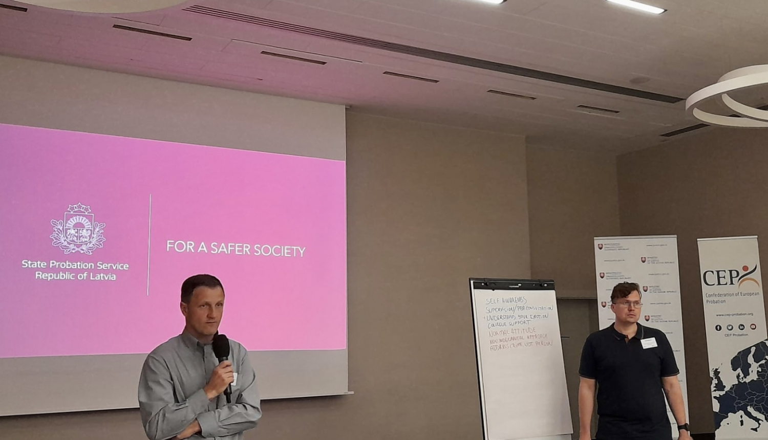 Jānis Zārdiņš un Elvis Dibaņins CEP konferencē Bratislavā